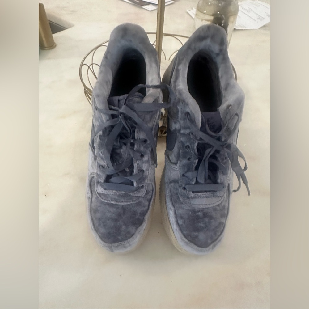 Nike Air Force 1 Low (Dark Sky
Blue GS)